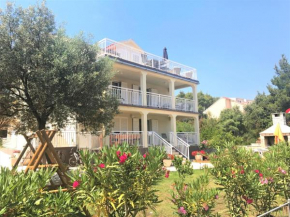 Гостиница Apartmani Fortuna  Люмбарда